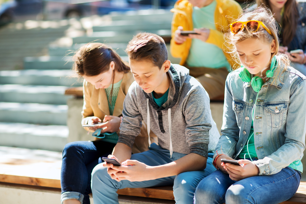 French school banned cell phones